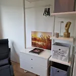 Stadtnahes Gaestezimmer Im Penthouse 3*