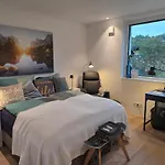 Stadtnahes Gaestezimmer Im Penthouse 게스트하우스