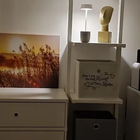 Stadtnahes Gaestezimmer Im Penthouse Bei Esi *