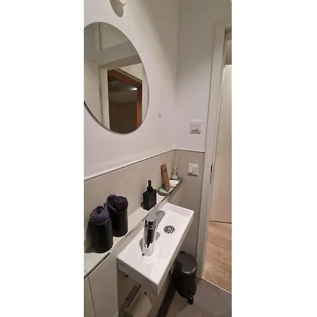 Stadtnahes Gaestezimmer Im Penthouse Bei Esi בית אירוח *