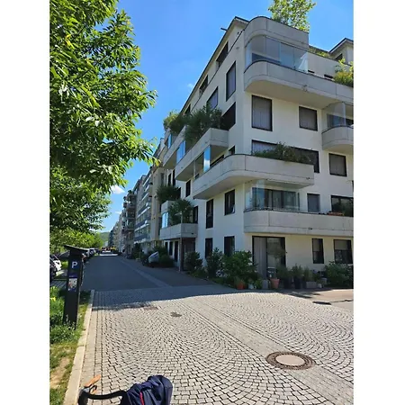 בית אירוח Stadtnahes Gaestezimmer Im Penthouse Bei Esi