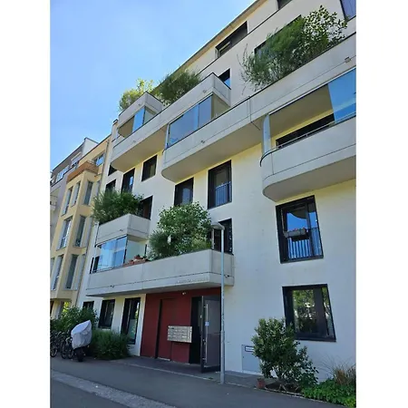 בית אירוח Stadtnahes Gaestezimmer Im Penthouse Bei Esi *