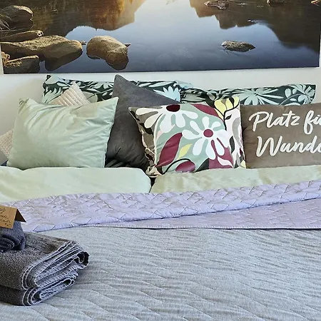 בית אירוח Stadtnahes Gaestezimmer Im Penthouse Bei Esi *