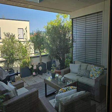 Stadtnahes Gaestezimmer Im Penthouse Bei Esi בית אירוח *