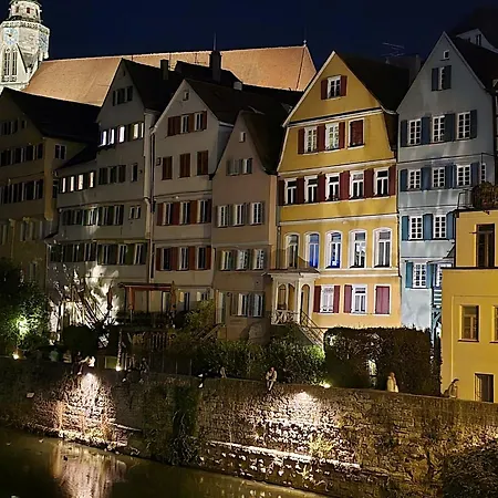 Stadtnahes Gaestezimmer Im Penthouse Bei Esi *
