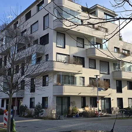 Homestay Stadtnahes Gaestezimmer Im Penthouse Bei Esi Tuebingen