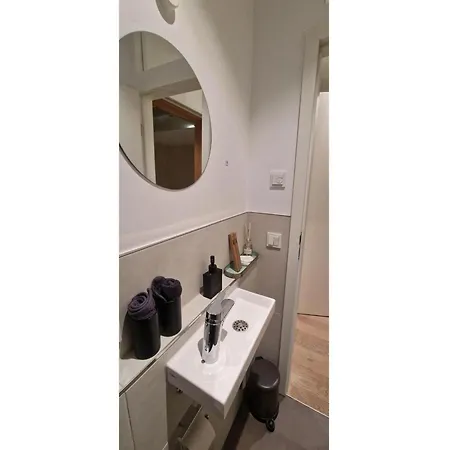 بيت ضيافة Stadtnahes Gaestezimmer Im Penthouse توبنجن