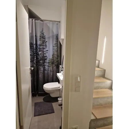 Stadtnahes Gaestezimmer Im Penthouse Pensión 3*