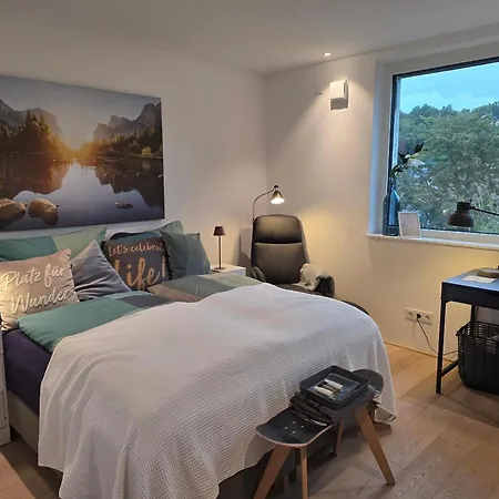 Stadtnahes Gaestezimmer Im Penthouse ゲストハウス