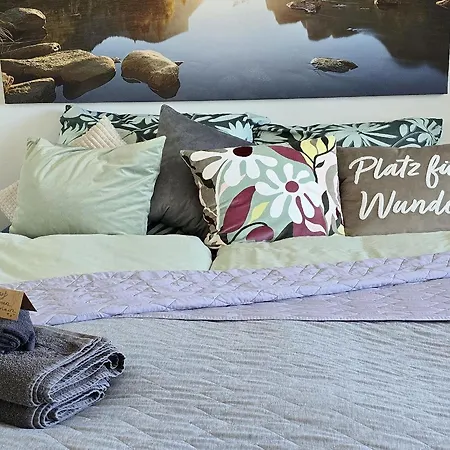 Stadtnahes Gaestezimmer Im Penthouse 3*